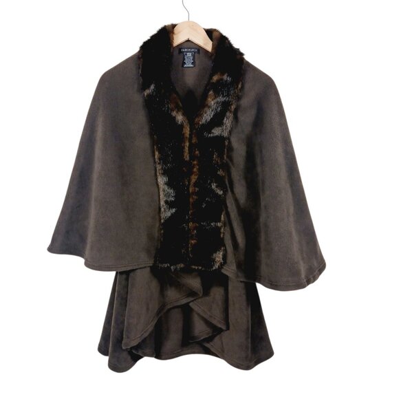 Parkhurst, One Size, Brown Fleece Cape With Faux Fur Collar, Has Inside Armholes - Picture 5 of 16